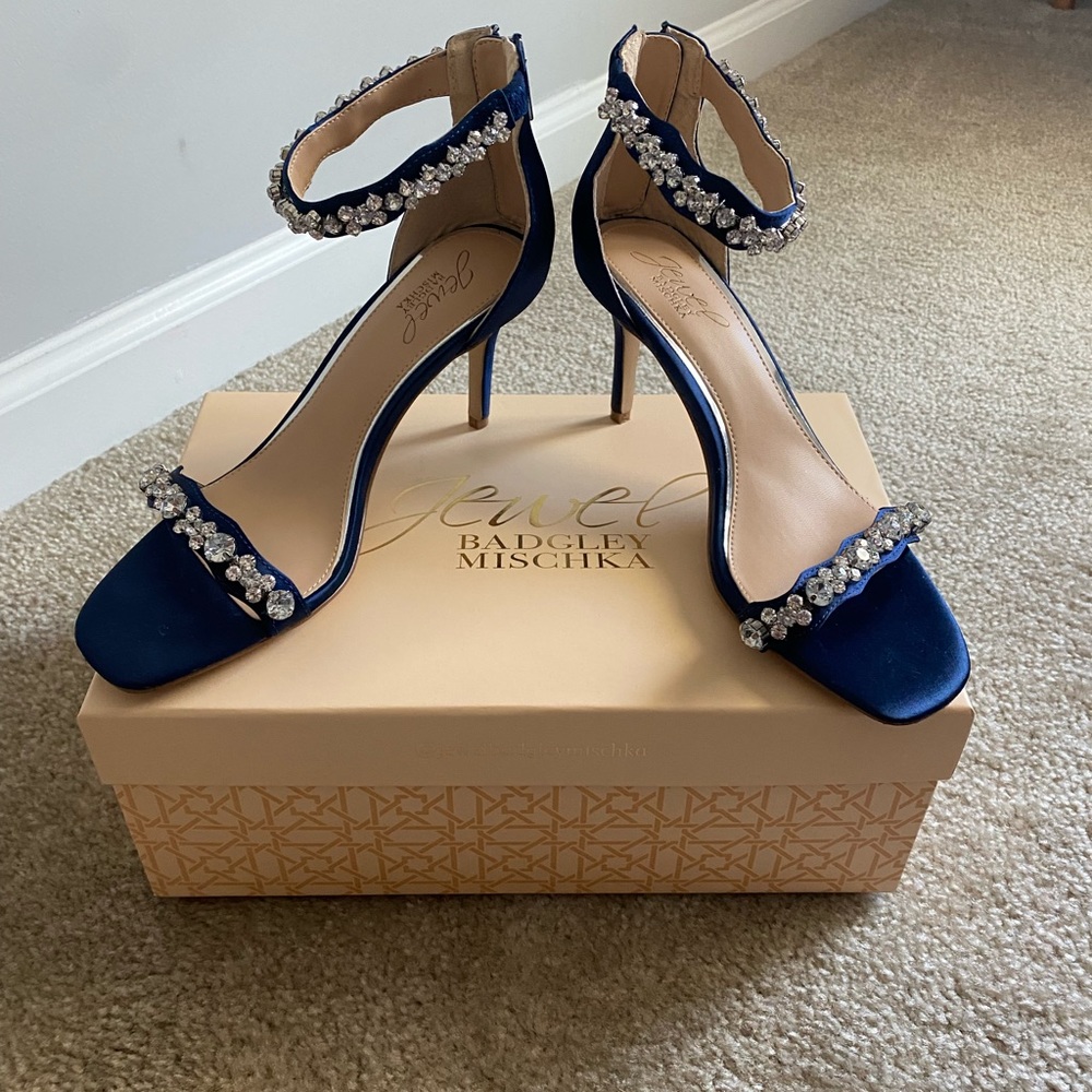 Jewel by Badgley Mischka Size 7 Heels